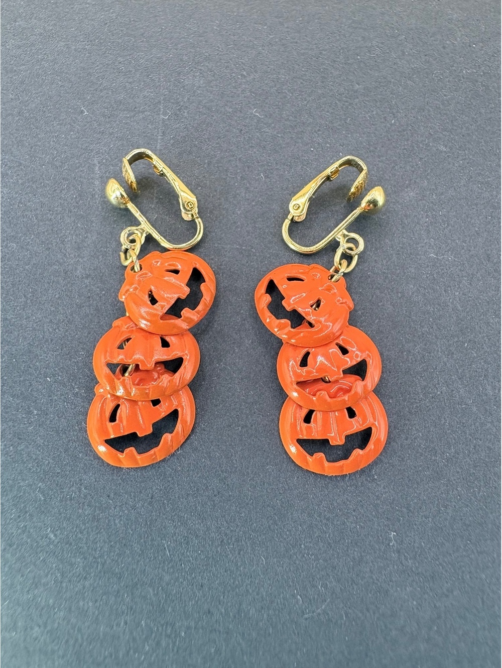 Avon Jack-O’-Lantern Dangle Earrings Orange Halloween Clip-On New Without Box